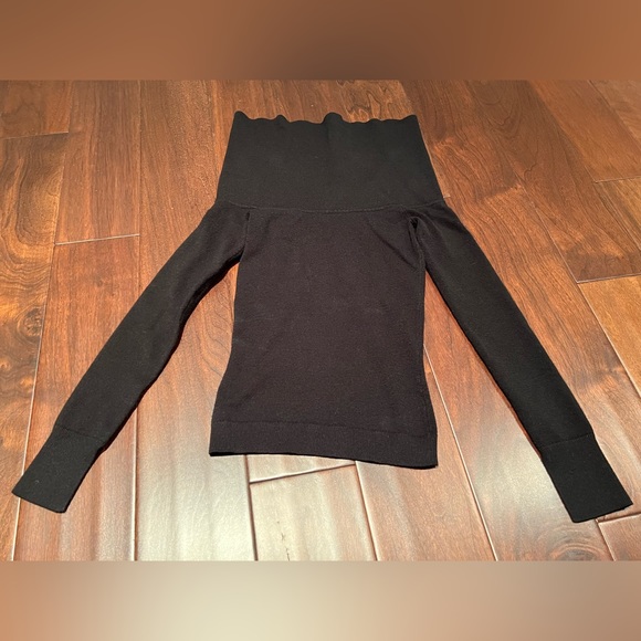 BCBGMAXAZRIA Women’s Off Shoulder Sweater - Picture 2 of 4